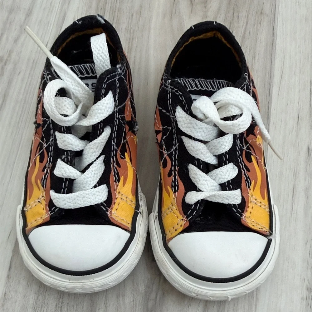 Converse Kids Sneakers with Flame Design - Black and Orange size 5